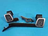 Listwa dekor deski Jeep Grand Cherokee IV WK2 X90016412MR, X90016512MR uszkodzone mocowanie prawej kratki