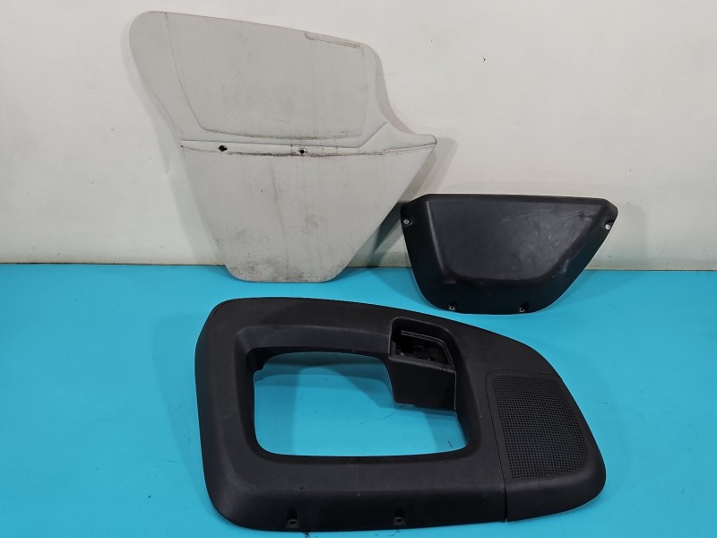 Tapicerka drzwi przód lewa boczek Fiat Ducato IV 07355601020