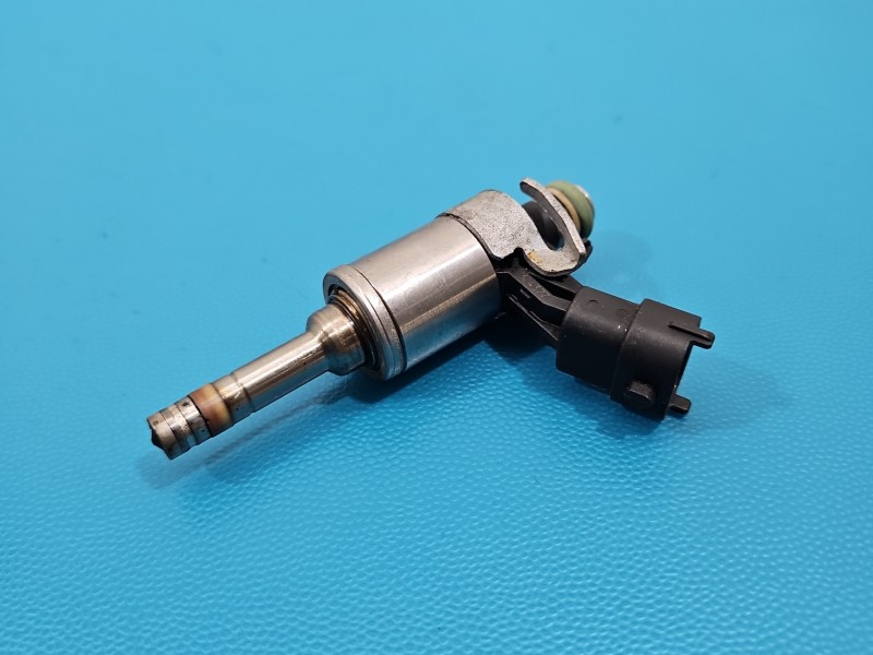 Wtryskiwacz Maserati Quattroporte VI 13- 0261500427 3.0 V6