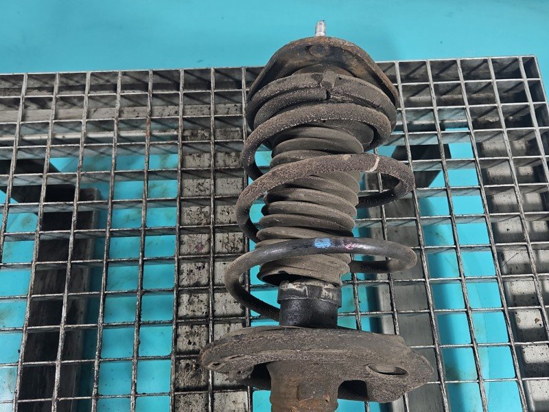 Sprężyna przód przednia Toyota Corolla E16 E18 13- 1.6 16V