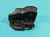 Zamek przód prawy 7229458 Bmw f10 f11 EUROPA Producent części: BMW, 4pin