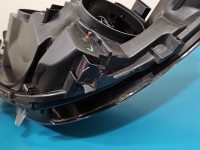 Reflektor prawy lampa przód Peugeot 308 II T9 EUROPA 9677522980, 9677522980-00