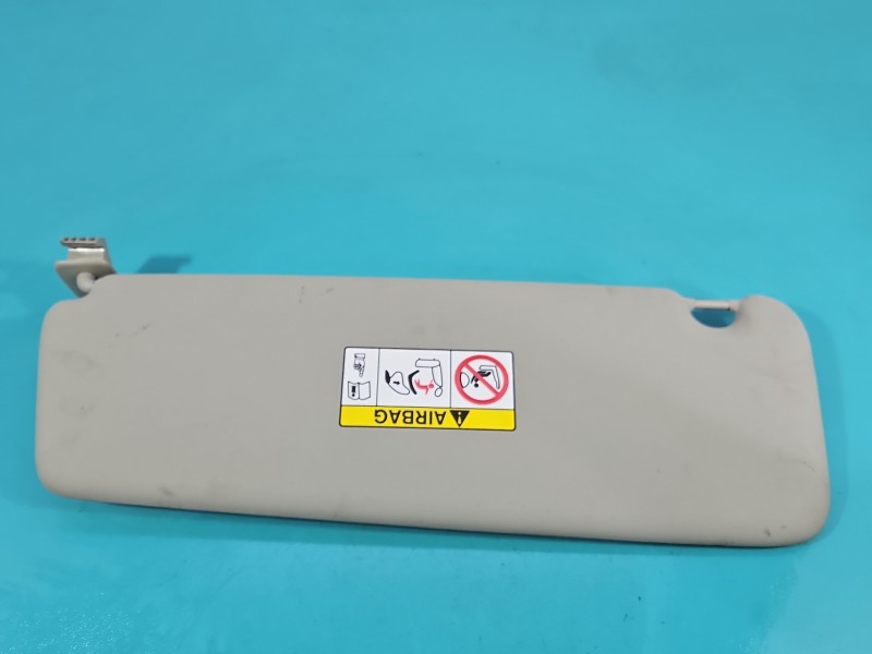 Przesłonka prawa Renault Trafic III DASZEK osłona przeciwsłoneczna