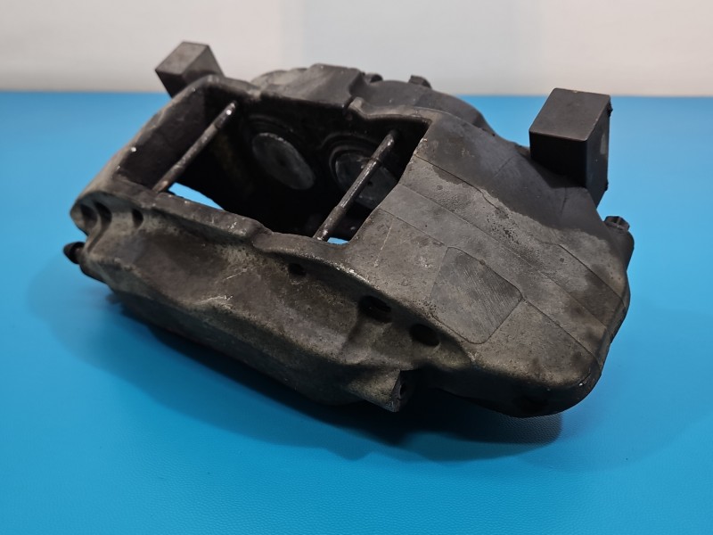 Zacisk przód lewy Land Range Rover sport I L320 3.6 TD V8 (368DT)