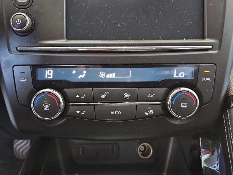 Konsola panel nawiewu Renault Kadjar 275105707R