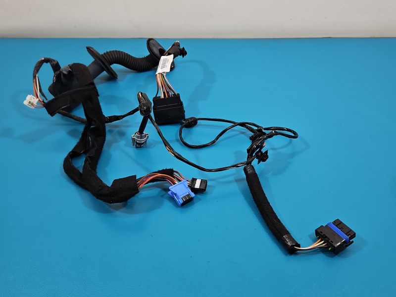 Instalacja Wiązka drzwi przód prawych Opel Movano III 254358R