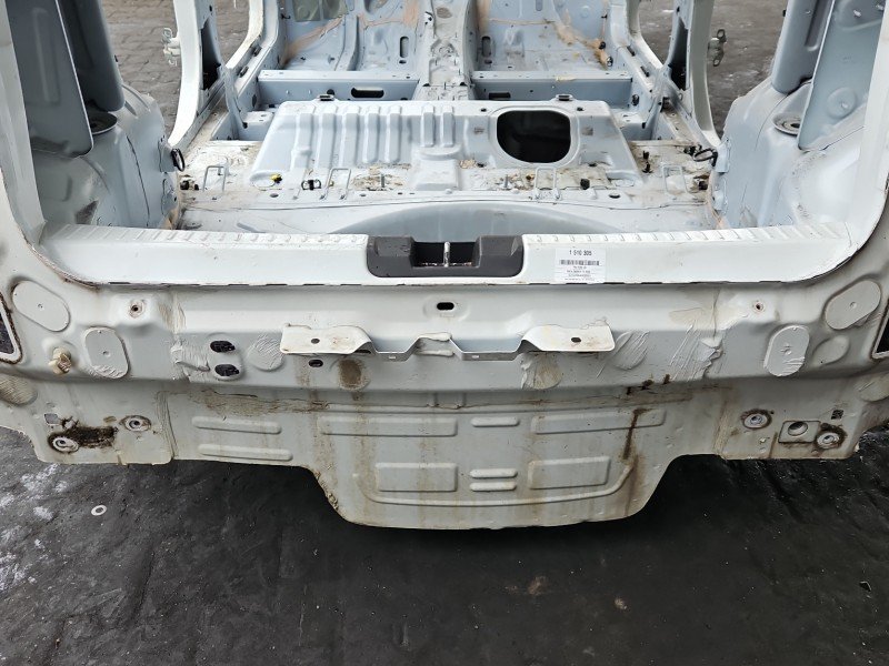 Pas tylny podłoga bagażnika Dacia Sandero III 20- wanna HB ćwiartka