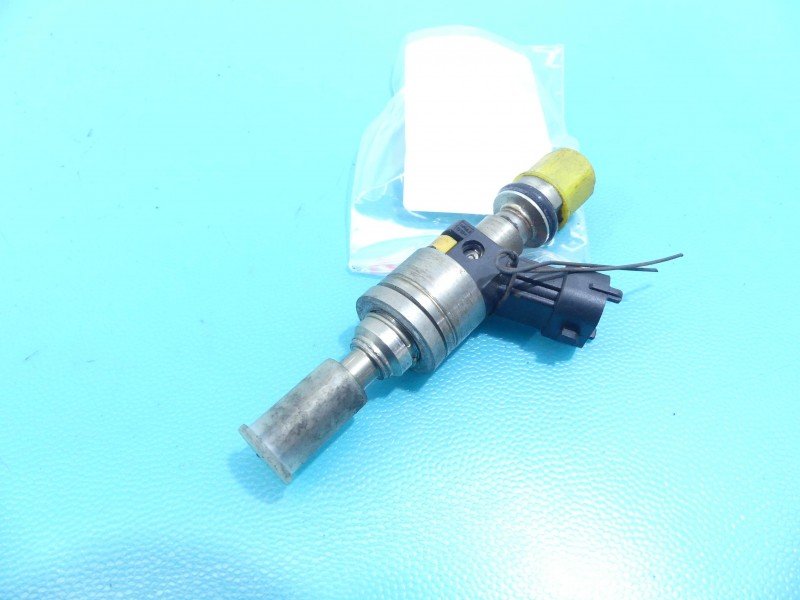 Wtryskiwacz Porsche Cayenne II 94811012882 4.8 V8 Turbo