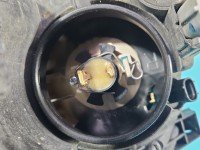 Reflektor prawy lampa przód Toyota Avensis II T25 EUROPA
