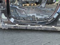 Próg lewy SŁUPEK ŚRODKOWY B Mercedes W205 sedan 4d czarny 197