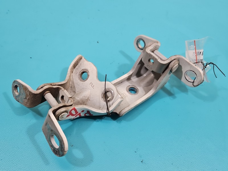 Zawias drzwi przód lewy HYUNDAI i20 II 14-20