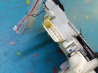 Zamek przód prawy 8J1837016C AUDI A4 B8 EUROPA Producent części: Audi, 6pin