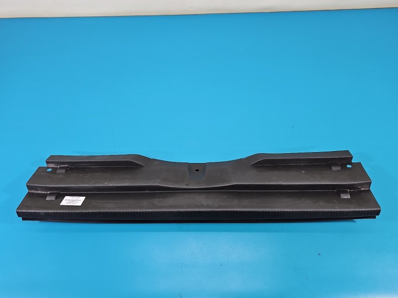 Osłona ZAŚLEPKA PLASTIK PASA TYLNEGO Rysy Opel Grandland P00019277