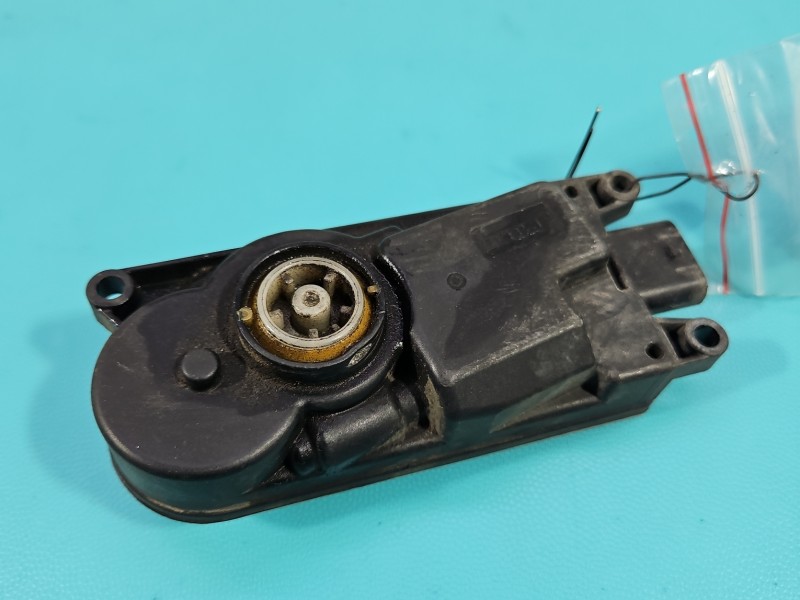 Silniczek żaluzji BMW G30