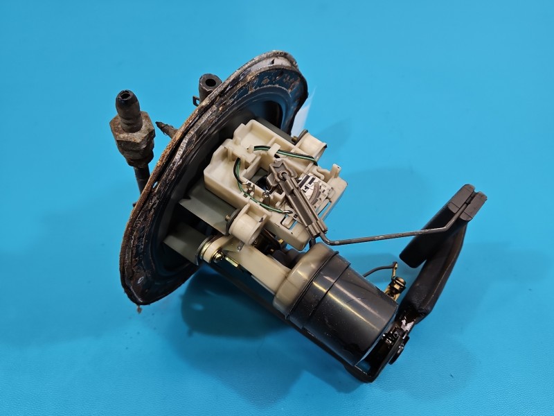 pompka Pompa paliwa Toyota Avensis I T22 2.0 vvti