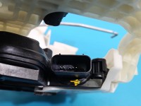 Zamek przód prawy 81320AA010 Hyundai Elantra VII 20- EUROPA 5pin