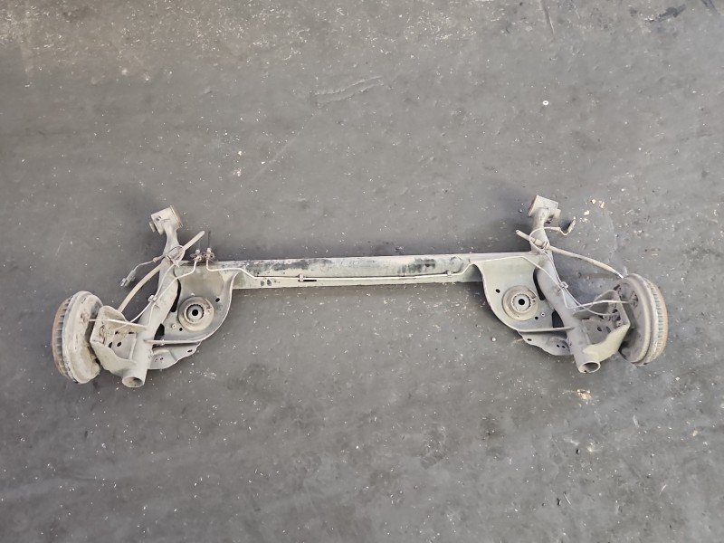 Tylna belka oś tył Dacia Sandero III 20- 1.0 SCe Tylna belka oś tył Dacia Sandero III 20- 1.0 SCe