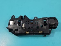 Klamka tył prawa zewnętrzna Audi A4 B9 8W0927754, 8W02837812A