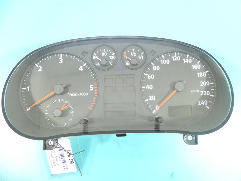 Licznik Audi A3 8L 8L0919860 1.9 tdi