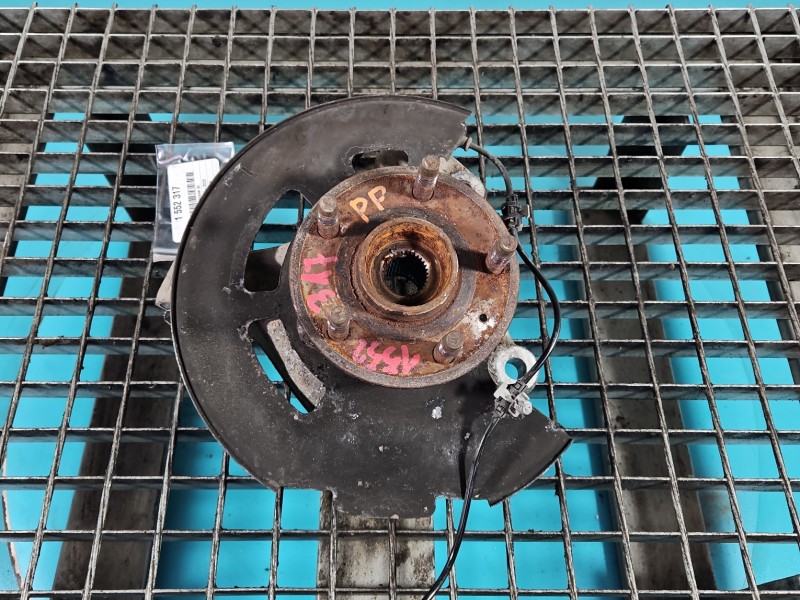 Zwrotnica prawa piasta przód 1.5 cdti (LXD) Opel Astra V K