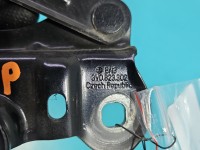 Zawias maski prawy Skoda Superb III LF9R