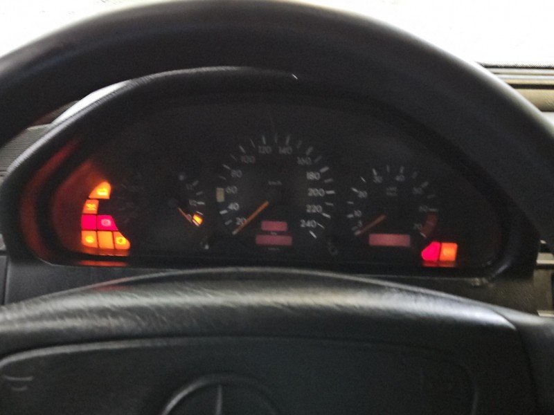 Licznik Mercedes W202 2025404811 1.8 wiel EUROPA