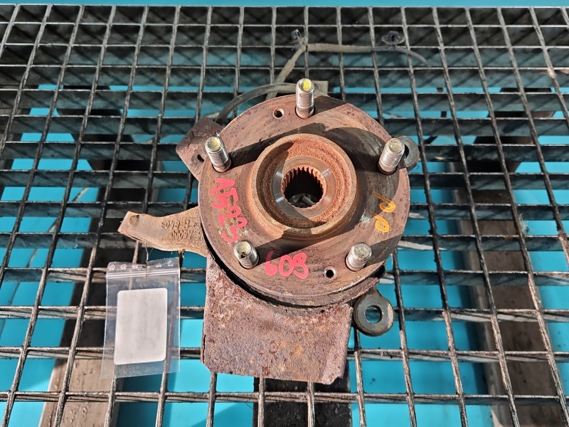 Zwrotnica prawa piasta przód 1.6 crdi (D4FB) Hyundai I30 II 12-16