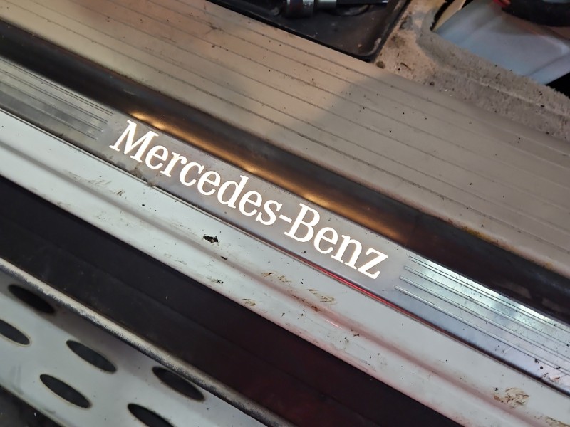 Podświetlenie Mercedes GL II X166 A1666801335, A1666802235