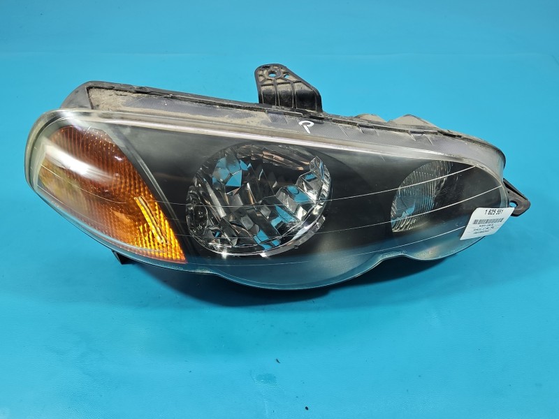 Reflektor prawy lampa przód HONDA HR-V I 99-06 EUROPA