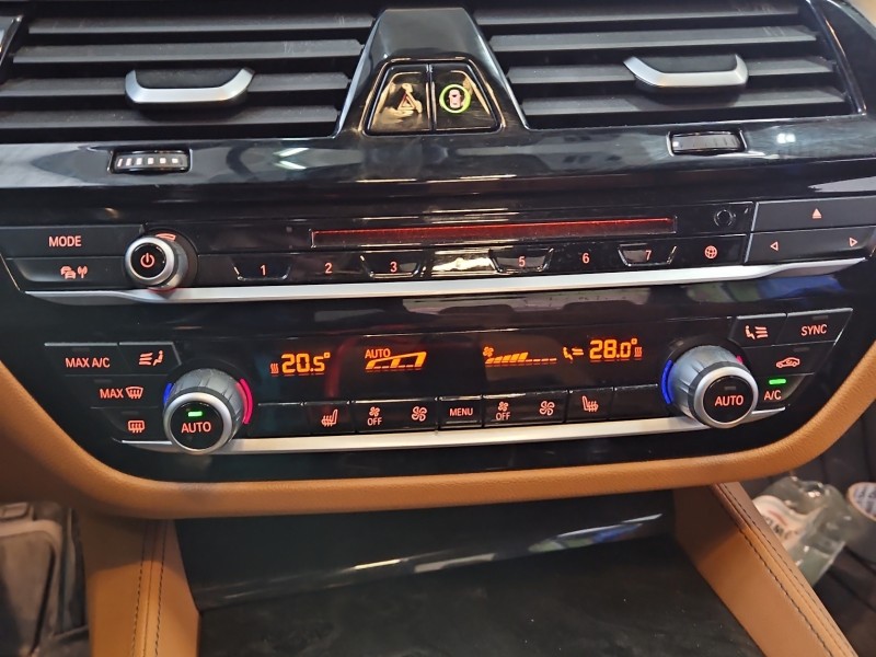 Konsola panel nawiewu 5 G30 2017-2024 6834435