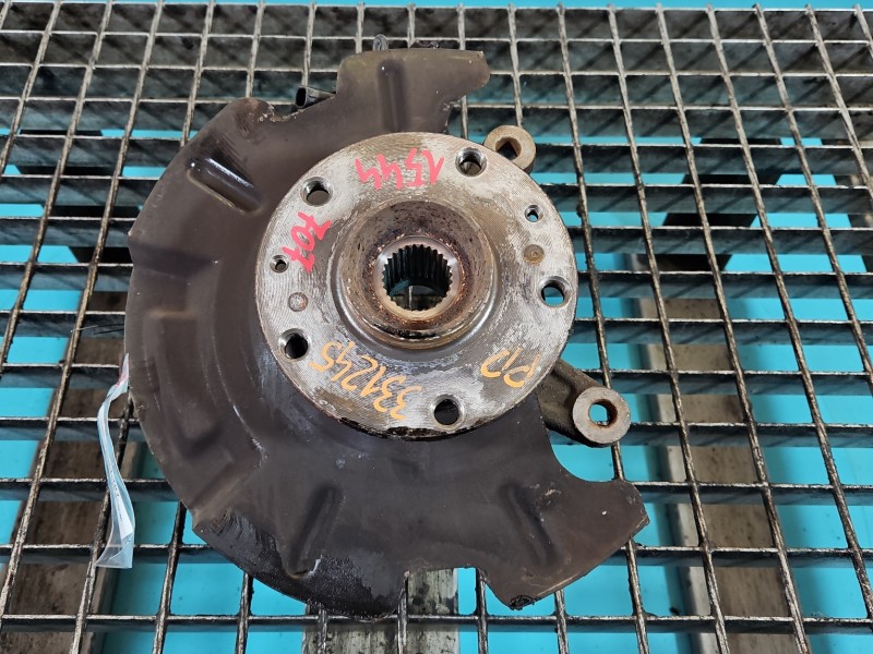 Zwrotnica prawa piasta przód 1.6 16V (M16a) Suzuki Vitara II 2015-