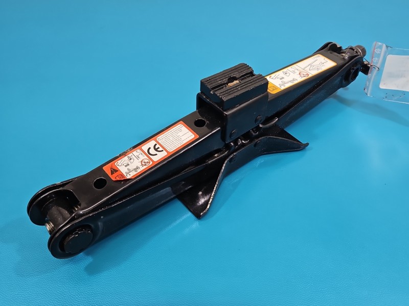 lewarek Podnośnik samochodowy trapezowy Peugeot 2008 I