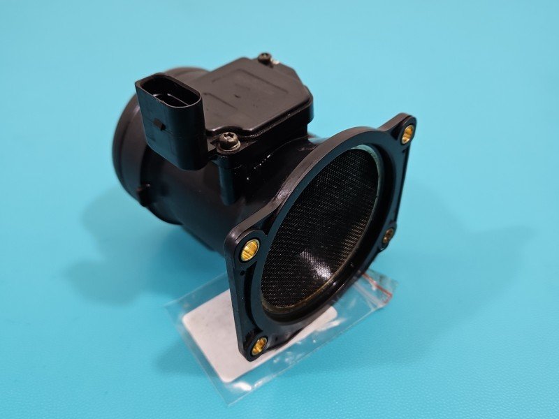 Przepływomierz Audi A3 8L 8ET009142-26 1.6 sr (AVU)