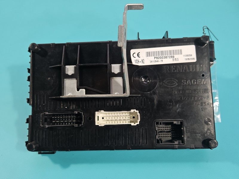 Sterownik moduł Uszkodzone mocowanie Renault Clio II P8200387289