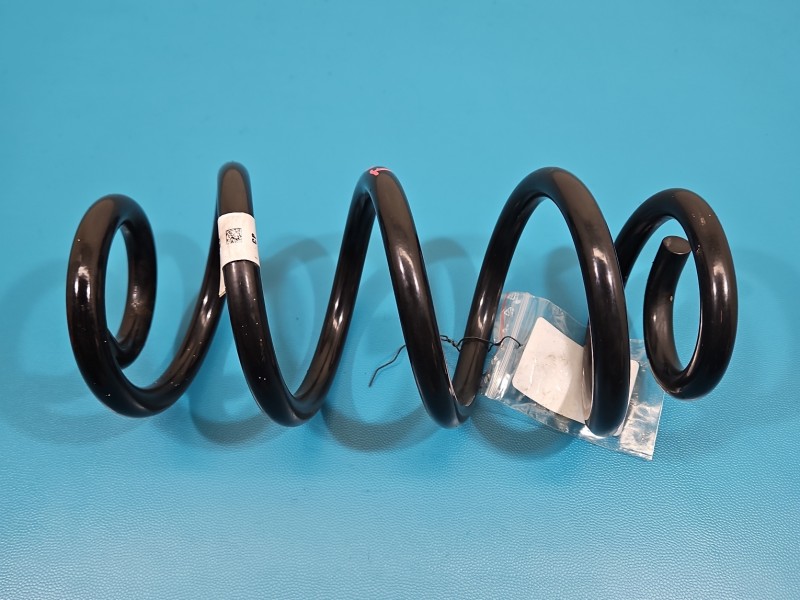 Sprężyna tył tylna Audi A4 B9 sedan