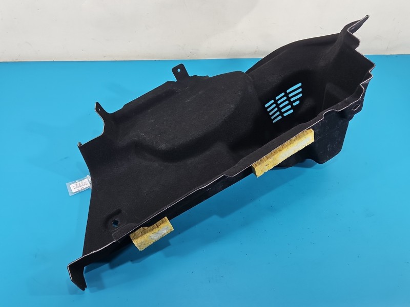 Tapicerka bagażnika prawa boczek Mercedes CLA C118 X118 A1186905201