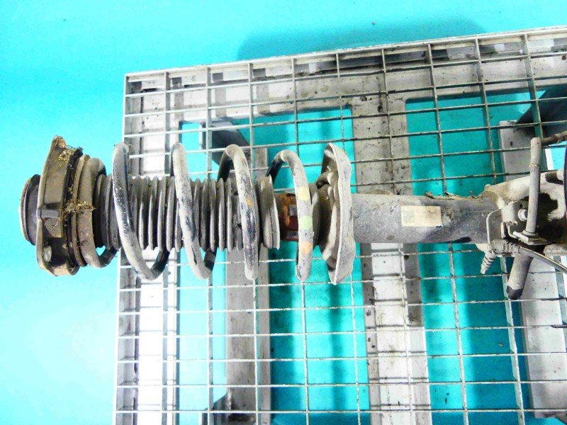 Amortyzator przód prawy przedni Vw Passat B7