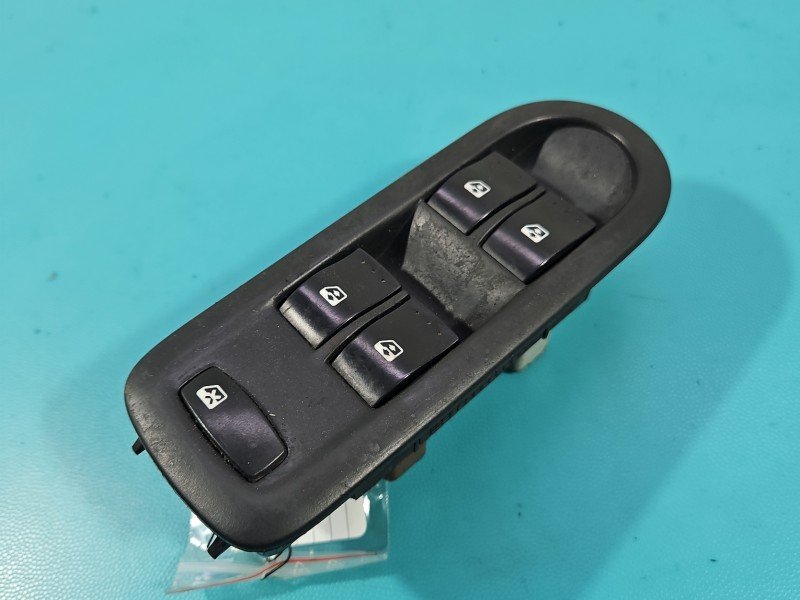 Przełącznik szyb Renault Scenic II 156018070C EU