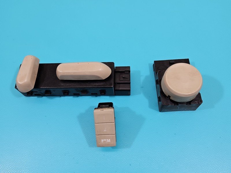 Przełącznik Europejska, Fotela przód lewy Opel Insignia A 25974714, 13285105, 13273506