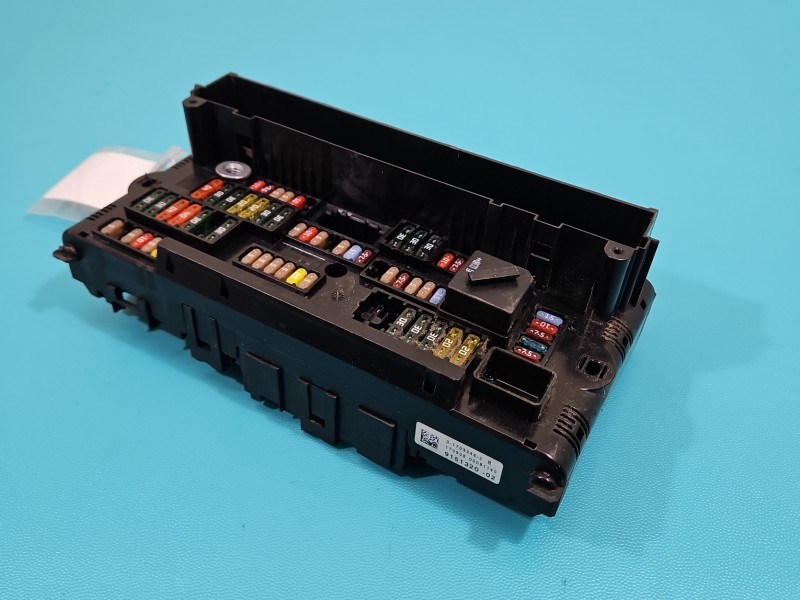 Skrzynka bezpieczników BMW F01 9151320-02