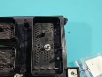 Skrzynka bezpieczników Opel Astra III H 13268301