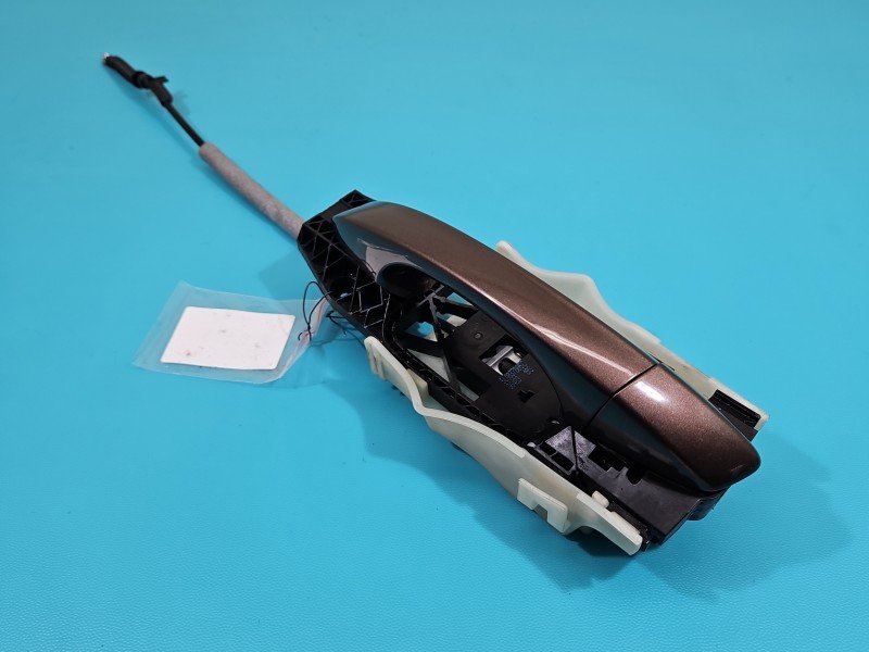 Klamka tył lewa zewnętrzna Skoda Octavia III 5L0837885C Klamka tył lewa zewnętrzna Skoda Octavia III 5L0837885C