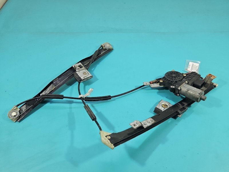 Podnośnik przód prawy Ford Mondeo Mk3 0130821771 Podnośnik przód prawy Ford Mondeo Mk3 0130821771