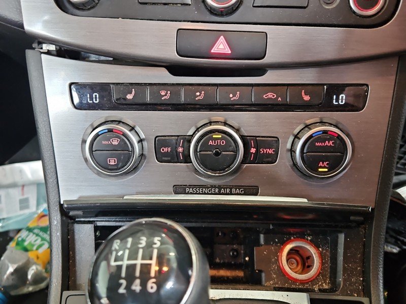 Konsola panel nawiewu Vw Passat B7 3AA907044BQ