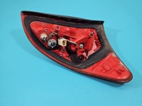 Lampa tył lewa TOYOTA, Uszkodzone jedno mocowanie. Urwane kołki Toyota Rav4 III 05- HB