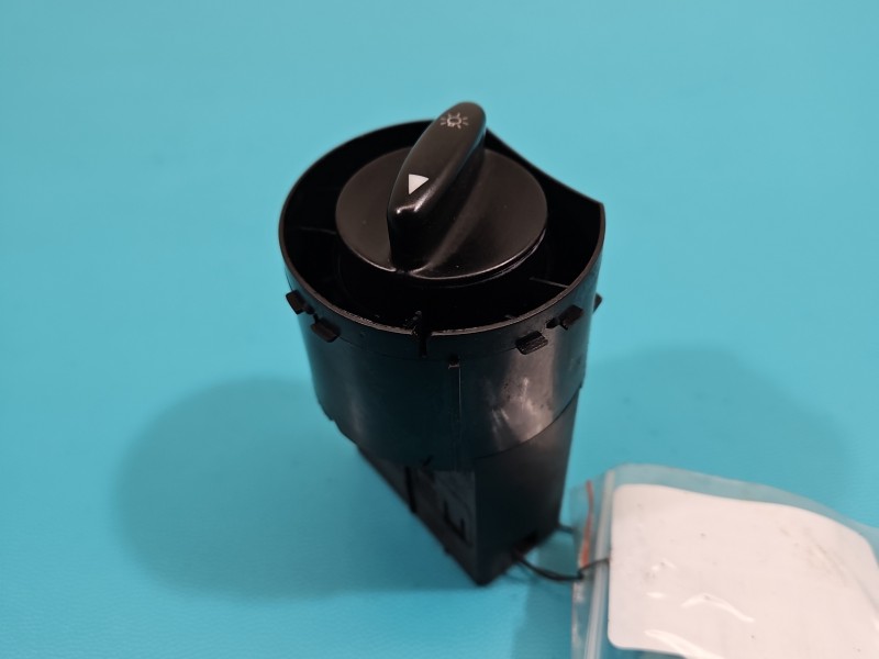 Przełącznik włącznik świateł Seat Leon I Toledo II 1M1941531L