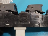 Przełącznik szyb Kia Carens III 06-13 93570-1D0003W Producent części: KIA EU