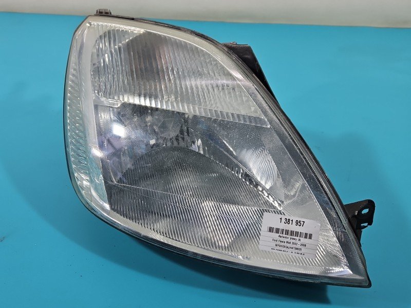 Reflektor prawy lampa przód Ford Fiesta Mk6 EUROPA