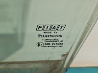 Szyba drzwi przód lewa Fiat Stilo HB