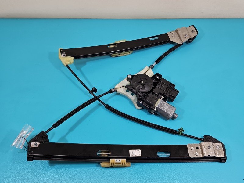 Podnośnik przód lewy Seat Ibiza V KJ 6F 2Q1959405C, 0130822065 5d HB Podnośnik przód lewy Seat Ibiza V KJ 6F 2Q1959405C, 0130822065 5d HB